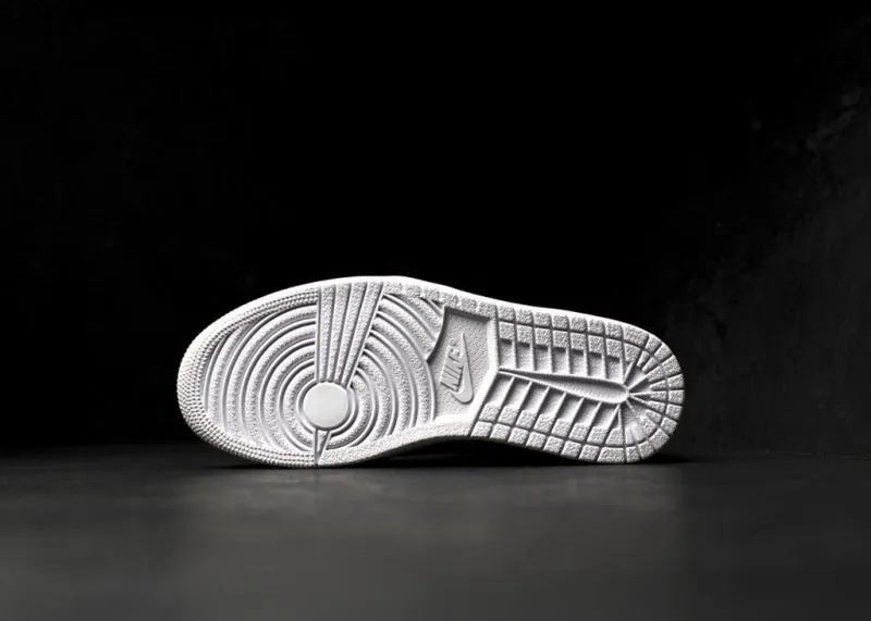JORDAN - Men - Retro 1 High OG - White/Black